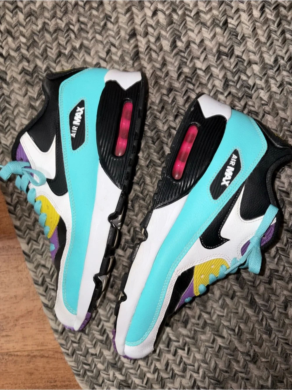 Nike bold multicolor
